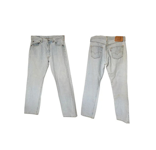 1996 Vintage Levi's 501s - Made in USA - SZ 32 - Women